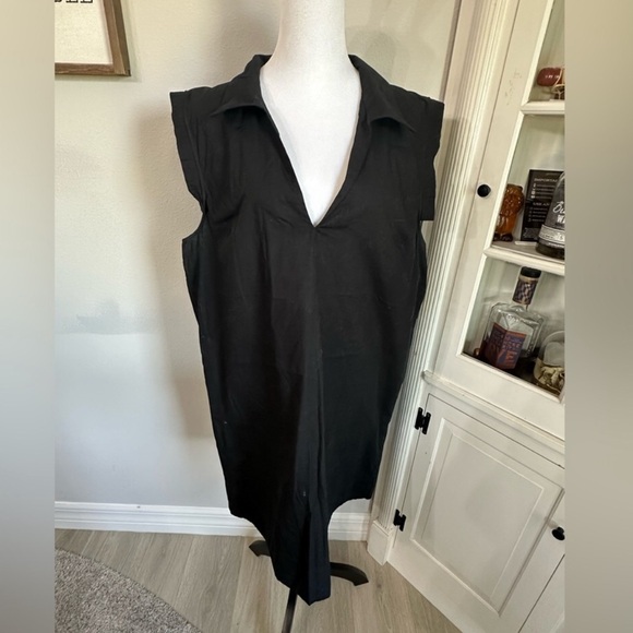 Dresses & Skirts - Sleeveless Black Dress